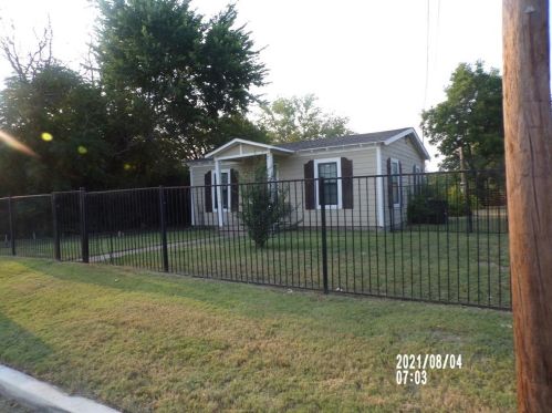 5405 Cottey St, Fort Worth, TX 76105-4520