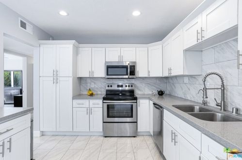 1840 Sandcliff Rd, Palm Springs CA  92264-4844 exterior
