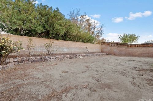 43816 Palm Vis Ave, Lancaster CA 93535-4422 exterior