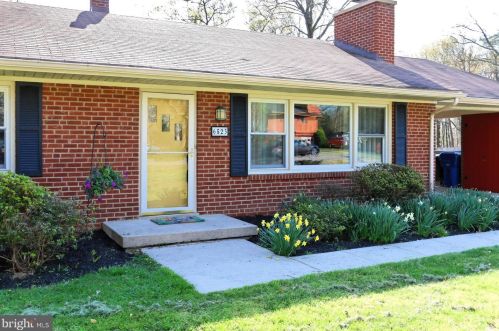 6523 Hackberry St, Springfield, VA 22150-1119