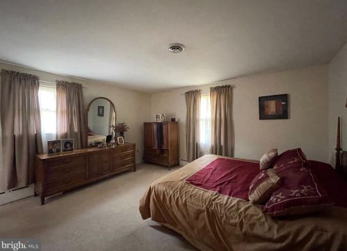 714 Pomona Rd, Riverton NJ 08077-4233 exterior