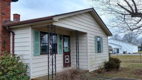 2684 Walmsley Rd, Walmsley VA  22435-2327 exterior