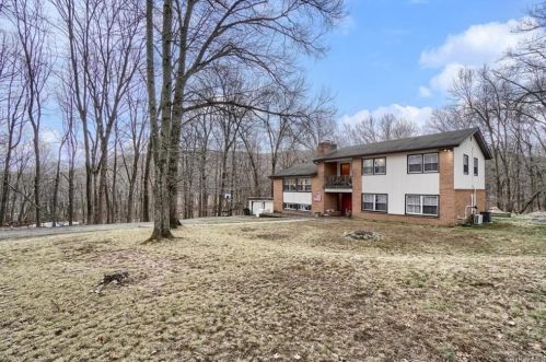 20 Mockingbird Ln, Washingtonville NY  10992-1711 exterior