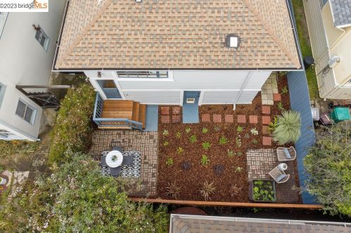 409 45th St, Oakland CA  94609-2124 exterior