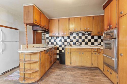 881 Velp Ave, Green Bay WI  54303-3849 exterior