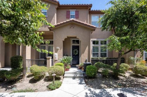 8527 Kendra Dr, Orange, CA 92867-6477