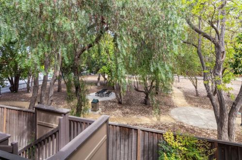 765 Rengstorff Ave, Mountain View CA  94043-2444 exterior