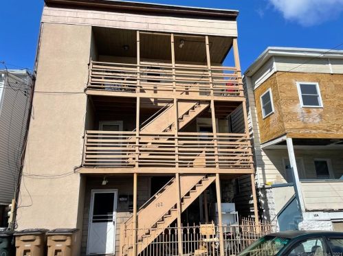102 Virgil St, Stamford CT  06902-4768 exterior