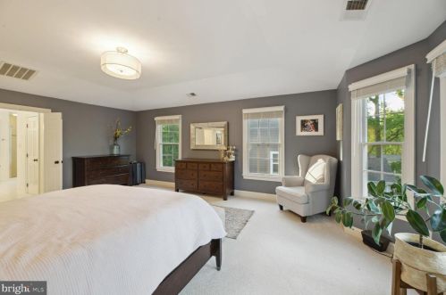 610 Poplar Dr, Falls Church VA  22046-2838 exterior