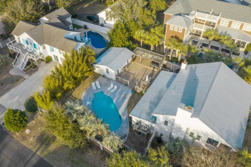 2201 Palm Blvd, Isle Of Palms SC  29451-2349 exterior