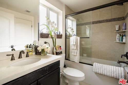 4742 Sepulveda, Van Nuys CA 91402-4344 exterior