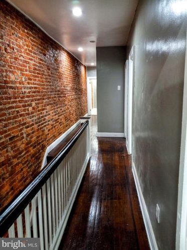 4421 9th St, Philadelphia, PA 19140-2227