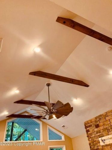 19 Masters Ln, Hazle Township PA  18202-9167 exterior