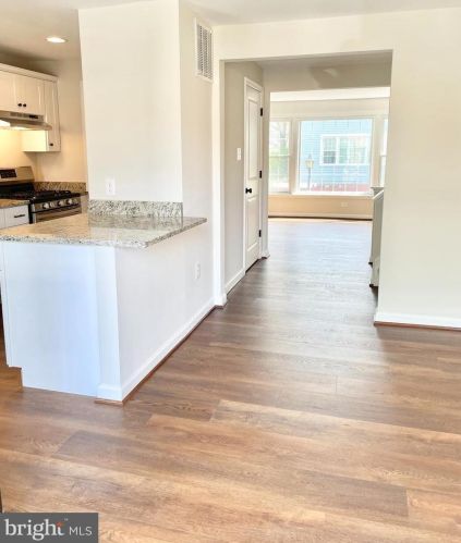 13105 Rock Ridge Ln, Woodbridge, VA 22191-1021