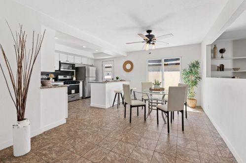 1124 El Norte Pkwy, Escondido, CA 92027-1317