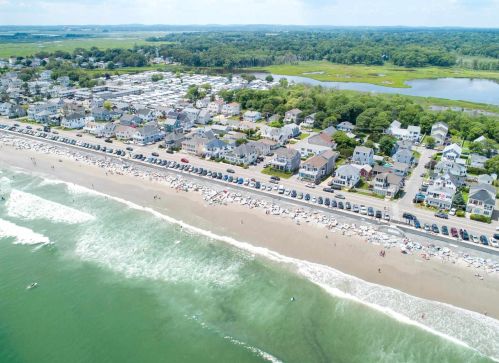 799 Ocean Blvd, Hampton NH  03842-4307 exterior