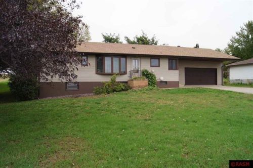 24 Fiemeyer Dr, Courtland, MN 56021-9746