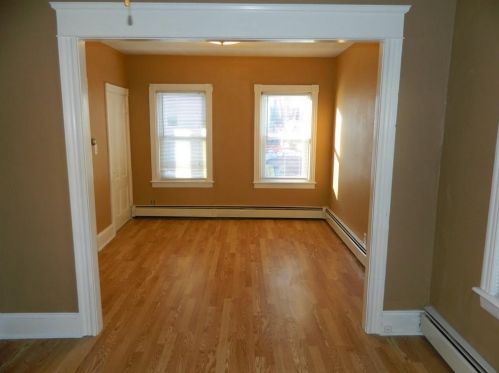 15 Crandall St, Providence, RI 02908-1323