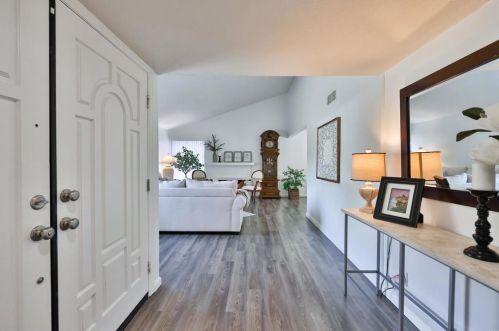 16670 Bernardo Oaks Dr, San Diego CA  92128-2837 exterior