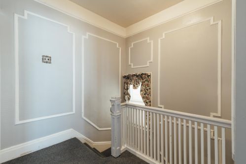 76 45th St, Bayonne, NJ 07002-4024