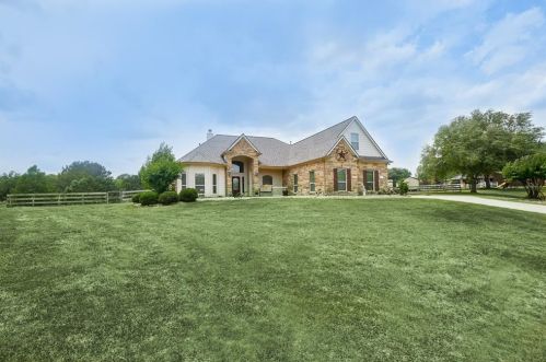 1120 Spruce Ln, Sealy, TX 77474-8592