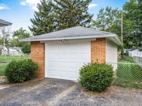 3807 Evans Dr, Darbydale OH  43123-2809 exterior