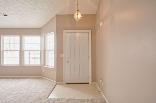 5041 Twin Lakes Cir, Englewood, OH 45315-8760