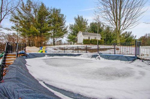 401 Highview Dr, Bellefontaine OH  43311-9145 exterior