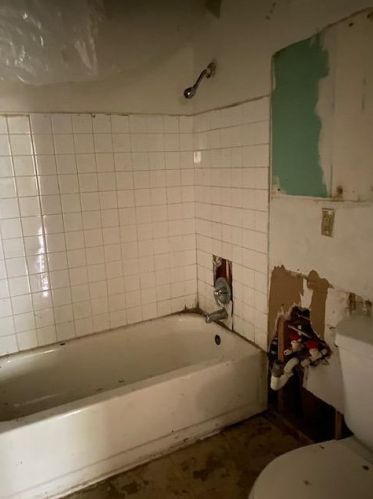 1051 Hanley St, Gary IN  46406-2013 exterior