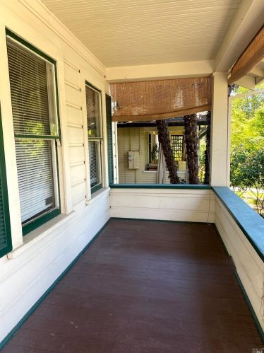 418 8th St, Santa Rosa, CA 95401-5206