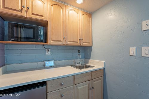 4305 Avenida Del Cazador, Tucson AZ  85718-7065 exterior