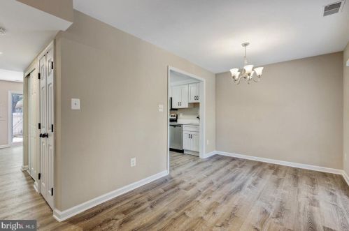 601 Clearwater Ct, Herndon VA  20170-4125 exterior