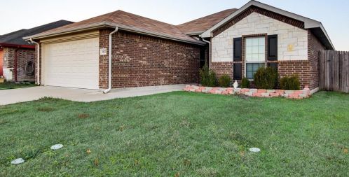 1823 Willowbrook Dr, Terrell, TX 75160-5132