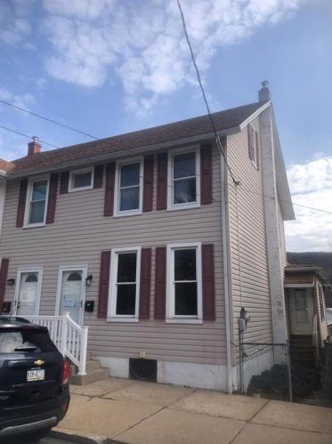 428 Center St, Jim Thorpe, PA 18229-1406