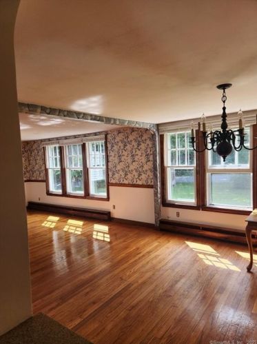 16 Ingham Hill Rd, Essex CT  06426-1507 exterior