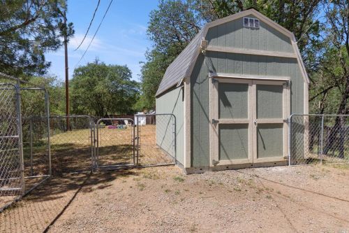 675 Starr Dust Ct, Lakeport CA  95453-6976 exterior