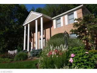 106 Lethbridge Cir, Akron, OH 44321-1361