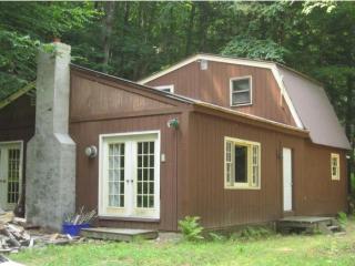 71 Railroad Ln, Brookline, VT 05345