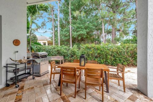 6830 Royal Orchid Cir, Delray Beach FL  33446-4339 exterior
