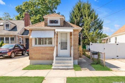 346 Randall Ave, Floral Park, NY 11003-3106