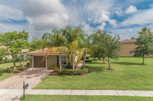 4520 55th St, Vero Beach, FL 32967-2428