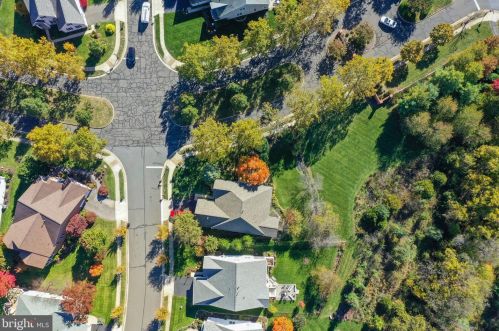 15573 Alderbrook Dr, Haymarket VA  20169-6130 exterior