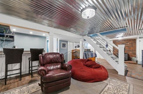 21 Bank St, Manville NJ  08835-2401 exterior