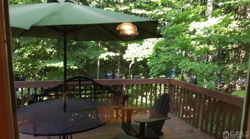 47 Coriander Dr, Princeton NJ  08540-9428 exterior