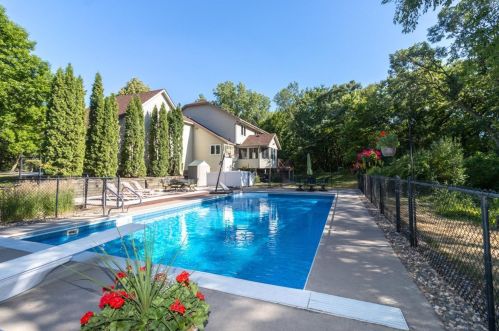 1701 112th Ct, South Saint Paul, MN 55077-5424