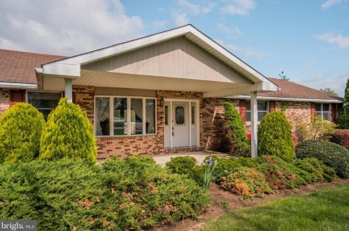 2369 Romig Rd, Gilbertsville, PA 19525-9731