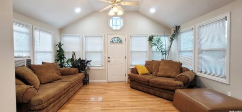 2 18th St, Muttontown, NY 11753-2501