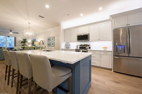 4874 Hampshire Ct, Naples, FL 34112-8410