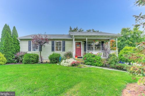 210 Boyer St, Littlestown, PA 17340-1529