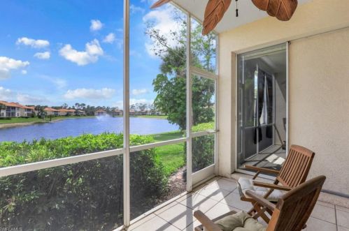 360 Robin Hood Cir, Naples, FL 34104-5420